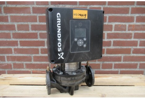 Grundfos TPE32-230/2 S-A-F-A-BQQE-FDB. 400Volt-0.75KW Unused.